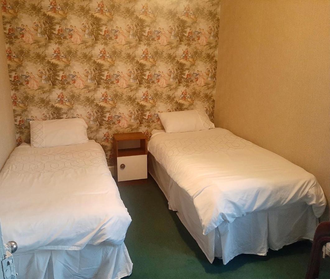 Railway Bar Apartment Poyntzpass Экстерьер фото