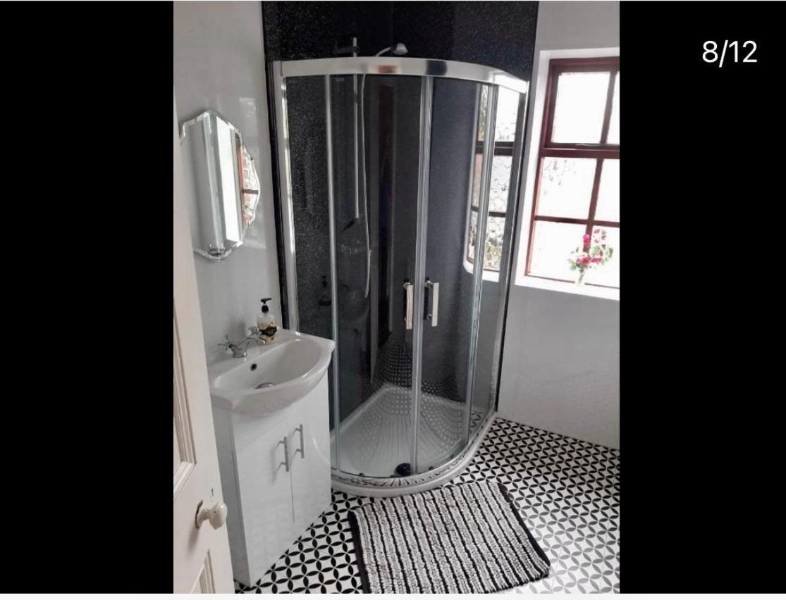 Railway Bar Apartment Poyntzpass Экстерьер фото